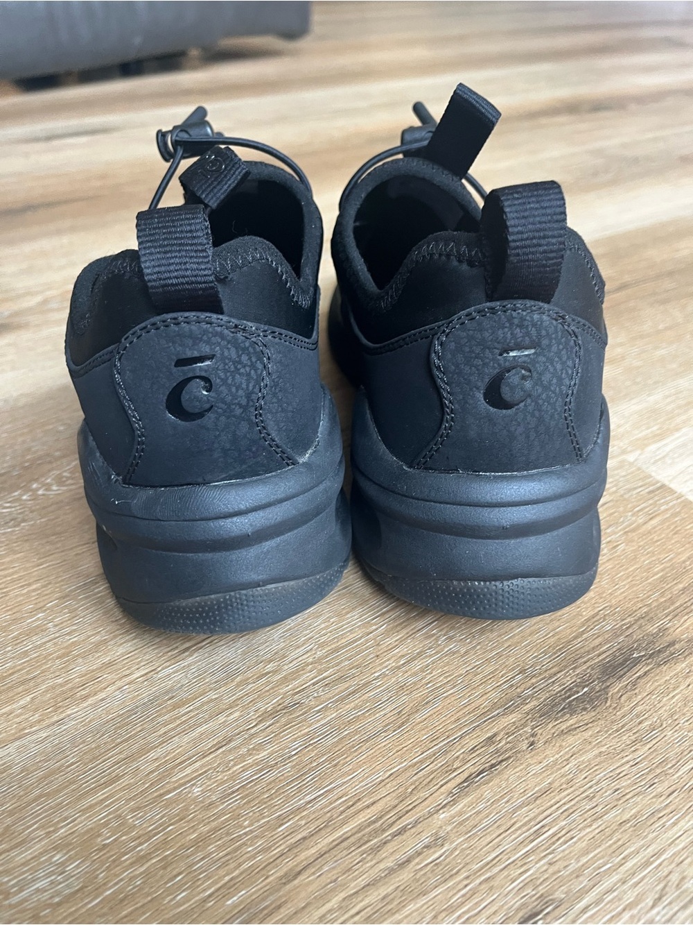 Woman’s cloves nursing sneakers 7 - Picture 3 of 4